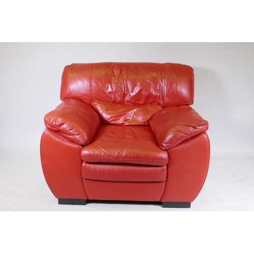 1096 - A Sisi Italia red leather two seater settee with button back, 200 x 110 x 80cm, and similar leather ... 