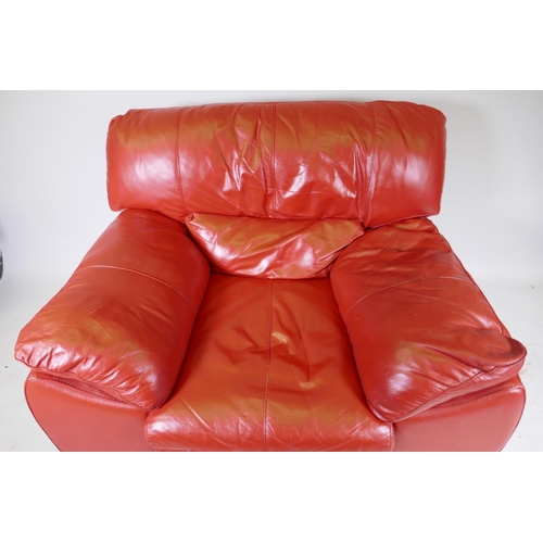 1096 - A Sisi Italia red leather two seater settee with button back, 200 x 110 x 80cm, and similar leather ... 