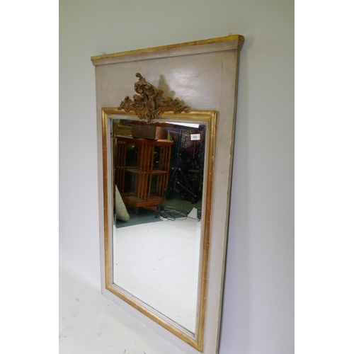 1099 - A C19th French trumeau wall mirror with painted and gilded decoration and antique bevelled glass, 83... 