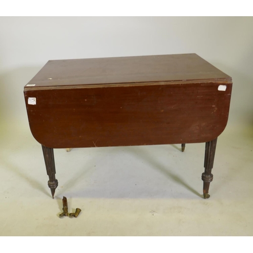 1185 - A George III mahogany pembroke table, with reeded edge top and single end frieze drawer, raised on r... 