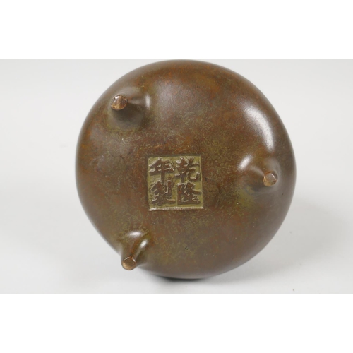 156 - A Chinese bronze censer with phoenix eye handles, impressed 4 character mark to base, 10cm diameter