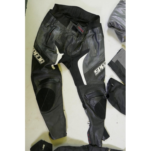 40 - Motorcycle gear: Spada compass armoured textile motorcycle jacket with liner, XXL, overtrousers, XXL... 