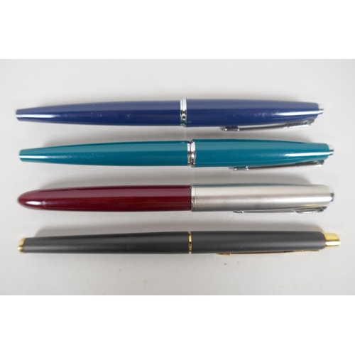 69 - A quantity of assorted fountain pens to include Parker 45s, Parker 51, Parker Classic, Waterman Foru... 