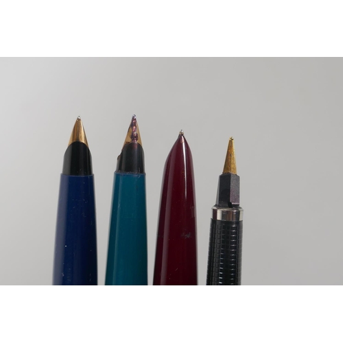 69 - A quantity of assorted fountain pens to include Parker 45s, Parker 51, Parker Classic, Waterman Foru... 