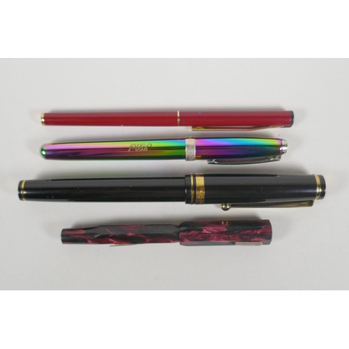 69 - A quantity of assorted fountain pens to include Parker 45s, Parker 51, Parker Classic, Waterman Foru... 