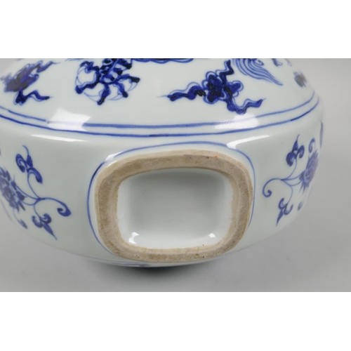 92 - A Chinese blue and white porcelain two handled moon flask with dragon decoration, Xuande 6 character... 