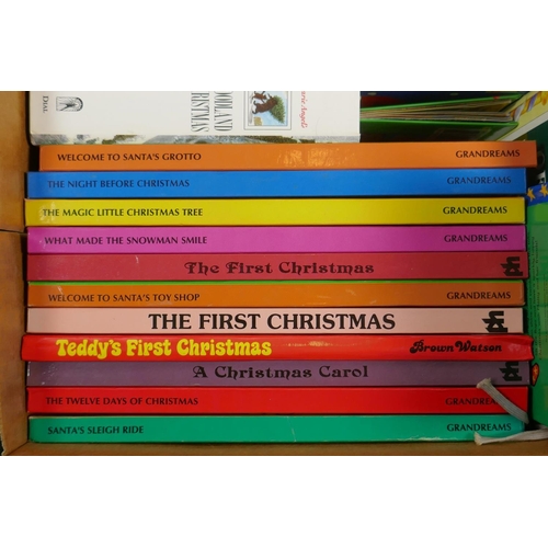 104 - A collection of vintage children's Christmas pop-up books and picture books including The Night Befo... 