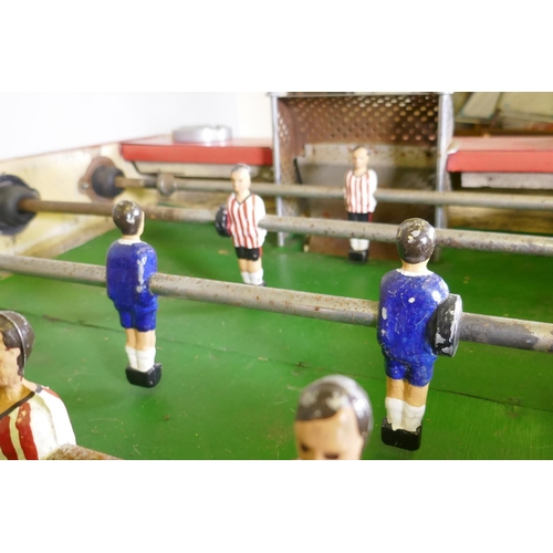 1072 - A 1950s/60s French Stella Champion table football game, original painted finish, metal players, fixe... 