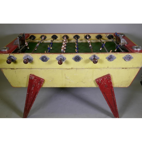 1072 - A 1950s/60s French Stella Champion table football game, original painted finish, metal players, fixe... 