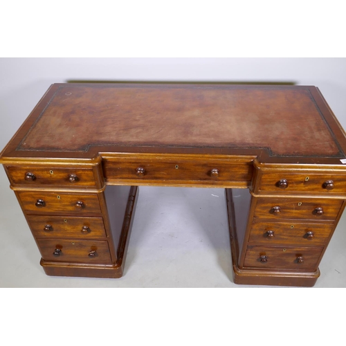 1076 - A good Victorian mahogany nine drawer inverted breakfront pedestal desk, with leather inset top, 135... 