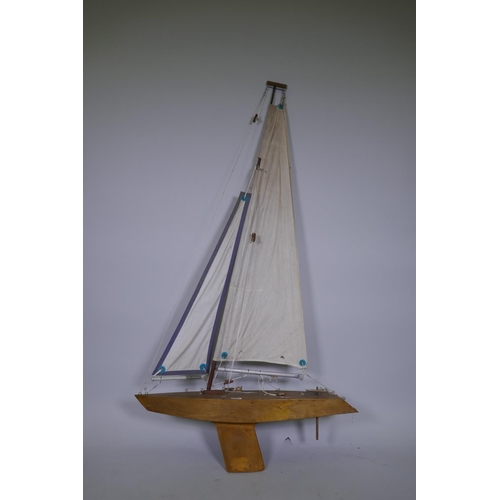 139 - A vintage scratch built pond yacht, 84 x 158cm high