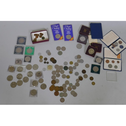 150 - Collection of Elizabeth II coins, commemorative coins, Decimal Day coins in wallets, etc