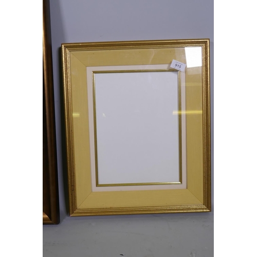 915 - A gilt picture frame, 40 x 47cm, and another larger