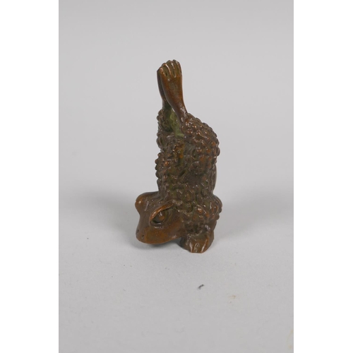 92 - A Japanese style bronze okimono of a toad, 5cm high