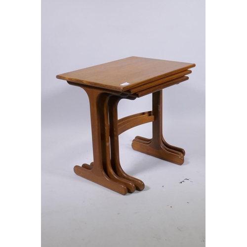 1080 - A mid century G Plan nest of three Fresco teak tables, 56 x 40 x 52cm