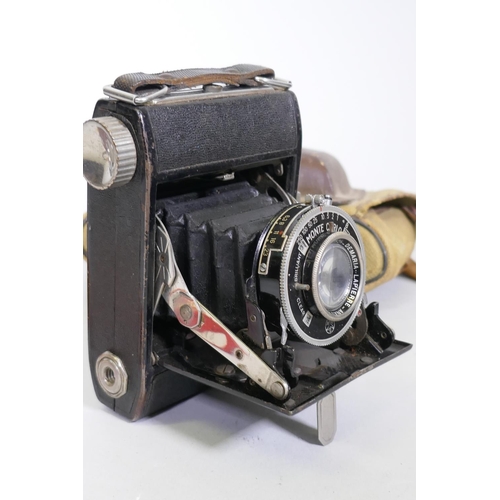 116 - Vintage cameras, Eljy Lumiere with Lypar 3.5 Sie G lens and leather case; Wembley Sports, 1:11 f/8.5... 