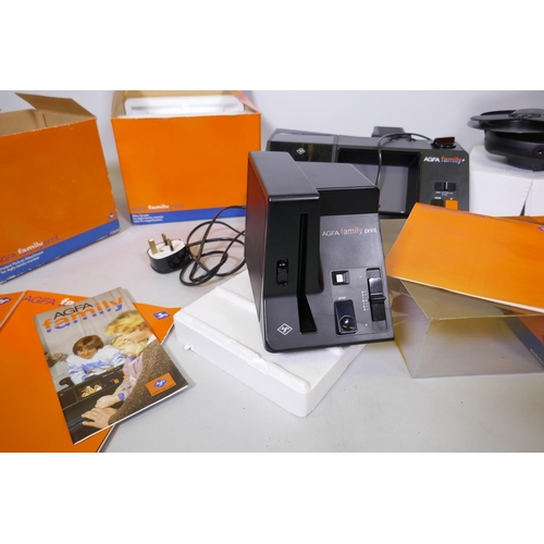 118 - Agfa family set, complete in manufacturer's packaging, with maxi screen, monitor and electronic flas... 