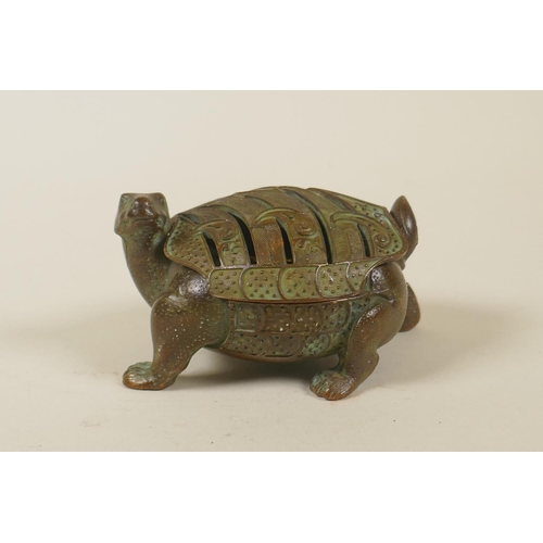 97 - A Chinese bronze censer and cover in the form of a turtle, 8cm long