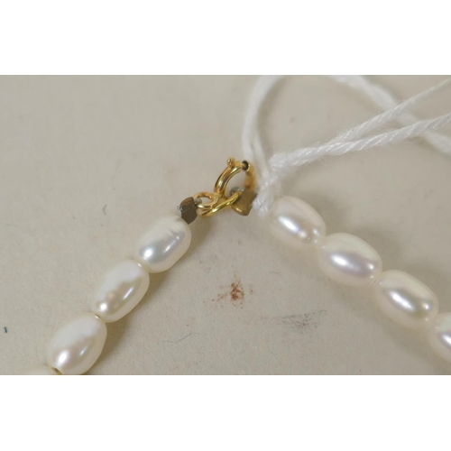 608 - Pearl necklace with 18ct gold clasp, 60cm long