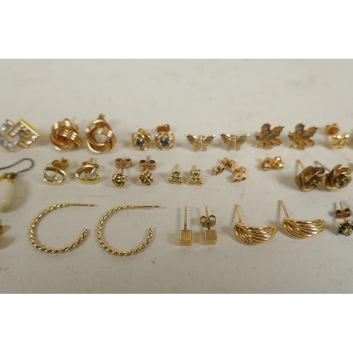 680 - A collection of 9ct, 14ct and 18ct gold and yellow metal earrings, 41g total weight, 9ct, 8g; 14ct, ... 