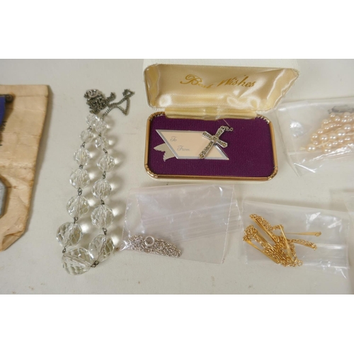 685 - Collection of faux pearl necklaces, costume jewellery etc