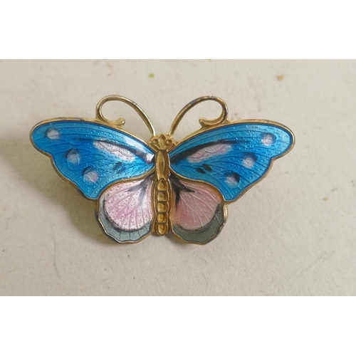 686 - Norwegian silver and enamel butterfly pendant and brooch, a silver humming bird brooch and a 9ct gol... 