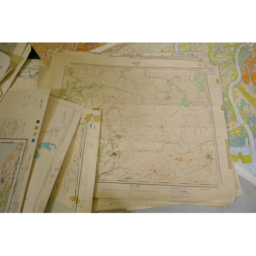 88 - Quantity of maps, Middle East, Turkey, Japan, etc, approx 30, largest 79 x 110cm