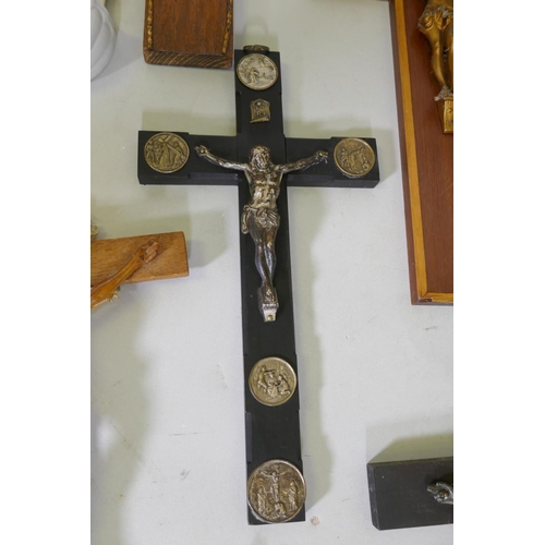 31 - A collection of antique and vintage crucifix and Corpus Christi, carved from boxwood, silver plated ... 