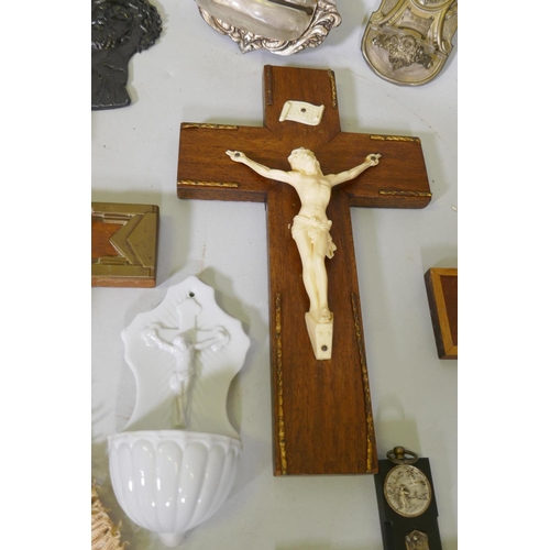 31 - A collection of antique and vintage crucifix and Corpus Christi, carved from boxwood, silver plated ... 