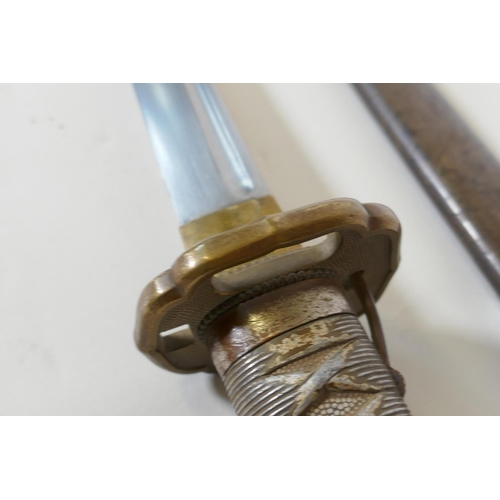 8 - A WWII Japanese Imperial Army NCO's Type 95 Shin Gunto sword with aluminium hilt, brass tsuba and en... 