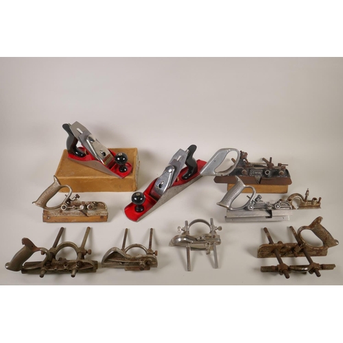 132 - A collection of assorted vintage planes including Record 043 and 044 Rapier & Lewin