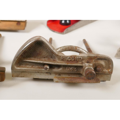 132 - A collection of assorted vintage planes including Record 043 and 044 Rapier & Lewin