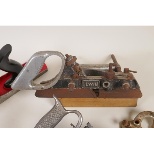 132 - A collection of assorted vintage planes including Record 043 and 044 Rapier & Lewin