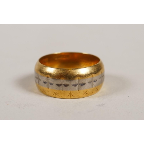 605 - An 18ct gold wedding band, 7g, size J/K