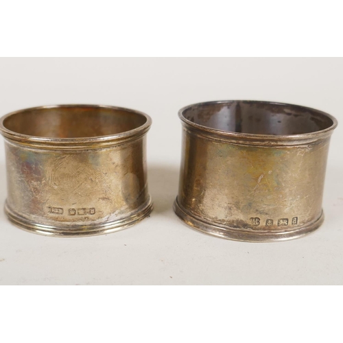664 - A hallmarked silver three piece tea/coffee set by Lee & Wigfull, Sheffield 1930, 723g gross, fou... 