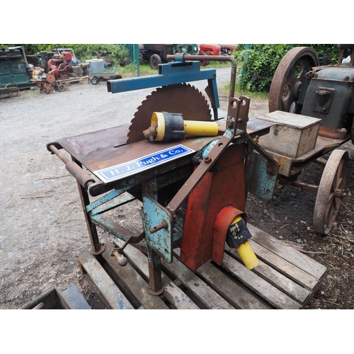 51 - Dening PTO saw bench