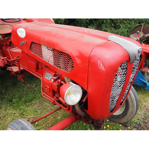 87 - Bautz 300TD tractor. Fitted with MWM diesel engine. S/n 300-2560