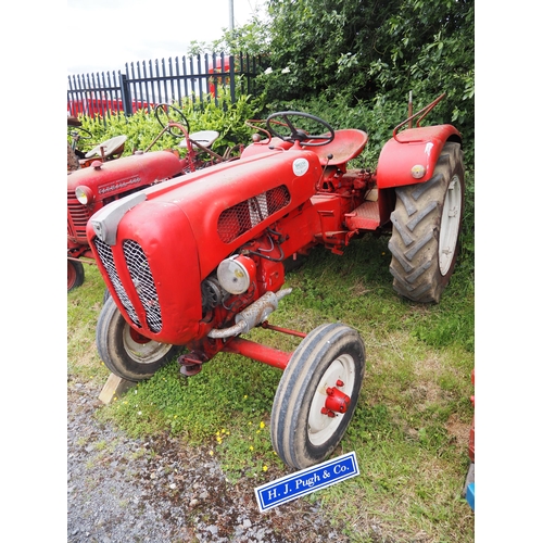 87 - Bautz 300TD tractor. Fitted with MWM diesel engine. S/n 300-2560