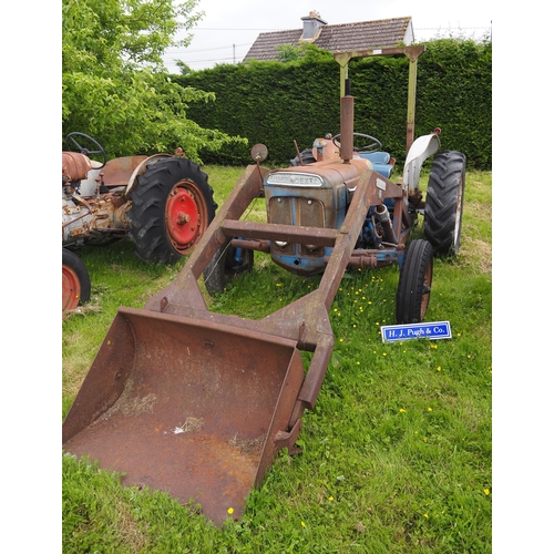 99 - Fordson Super Dexta tractor. Fitted with Horndraulic loader and bucket and roll bar