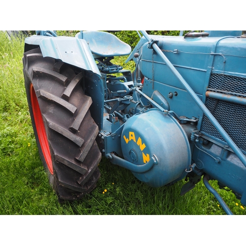 104 - Lanz Bulldog Type 17 tractor. Fitted with Hydraulic linkage, PTO and lights. S/n 277245. Reg IE 7884