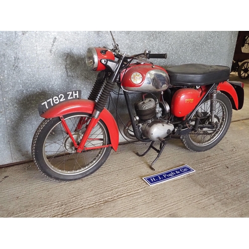 198 - BSA Bantam 175 Motorcycle. 175cc
Engine no. MD06517B175
Reg. 7782 ZH