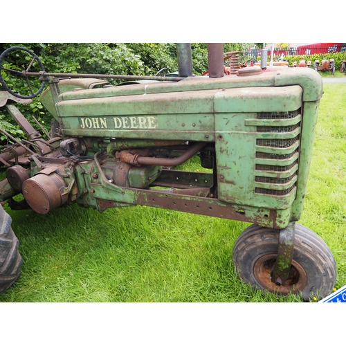 112 - John Deere B row crop tractor. S/n 107584