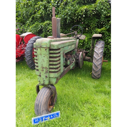 112 - John Deere B row crop tractor. S/n 107584