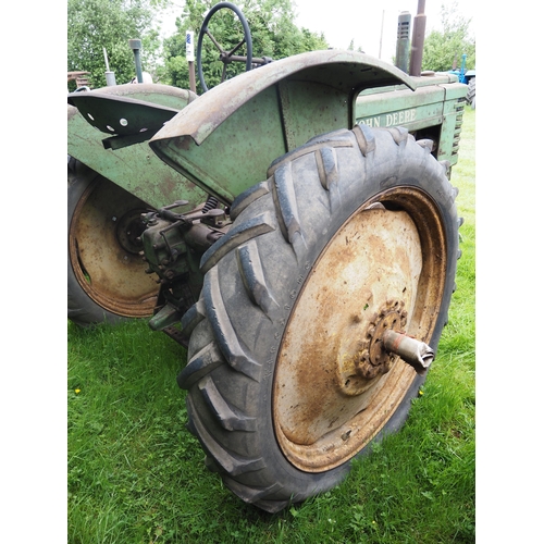 112 - John Deere B row crop tractor. S/n 107584