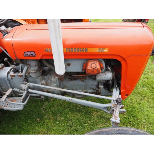 115 - Massey Ferguson 35 tractor. Petrol paraffin