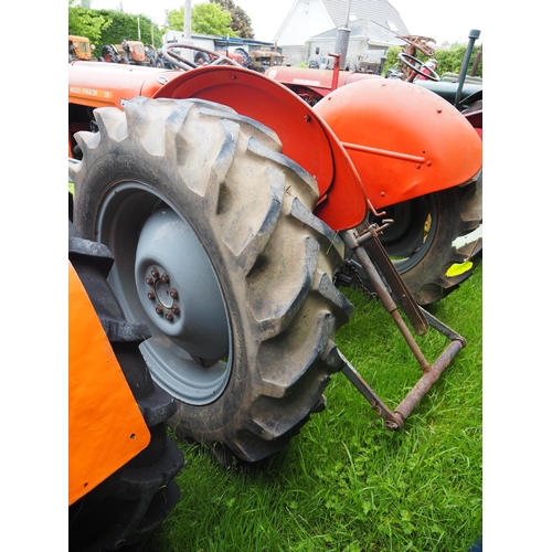 115 - Massey Ferguson 35 tractor. Petrol paraffin