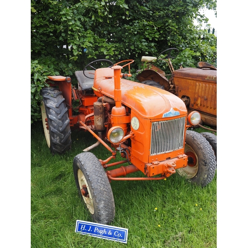 119 - Renault N72 tractor. Runs. S/n 7248853