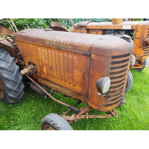 120 - Renault R3044611 tractor. S/n 1412112. Original condition