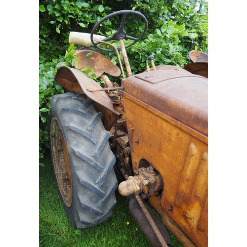 120 - Renault R3044611 tractor. S/n 1412112. Original condition