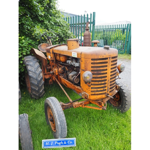 121 - Renault R7012325 tractor. S/n 1519045. Original condition